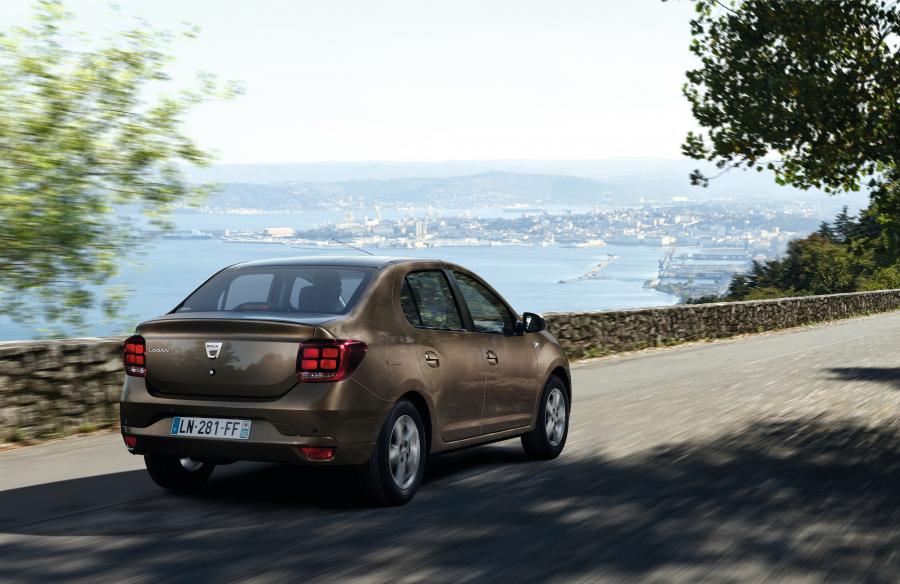  Dacia Logan 2016 года  (фото 10 из 19)